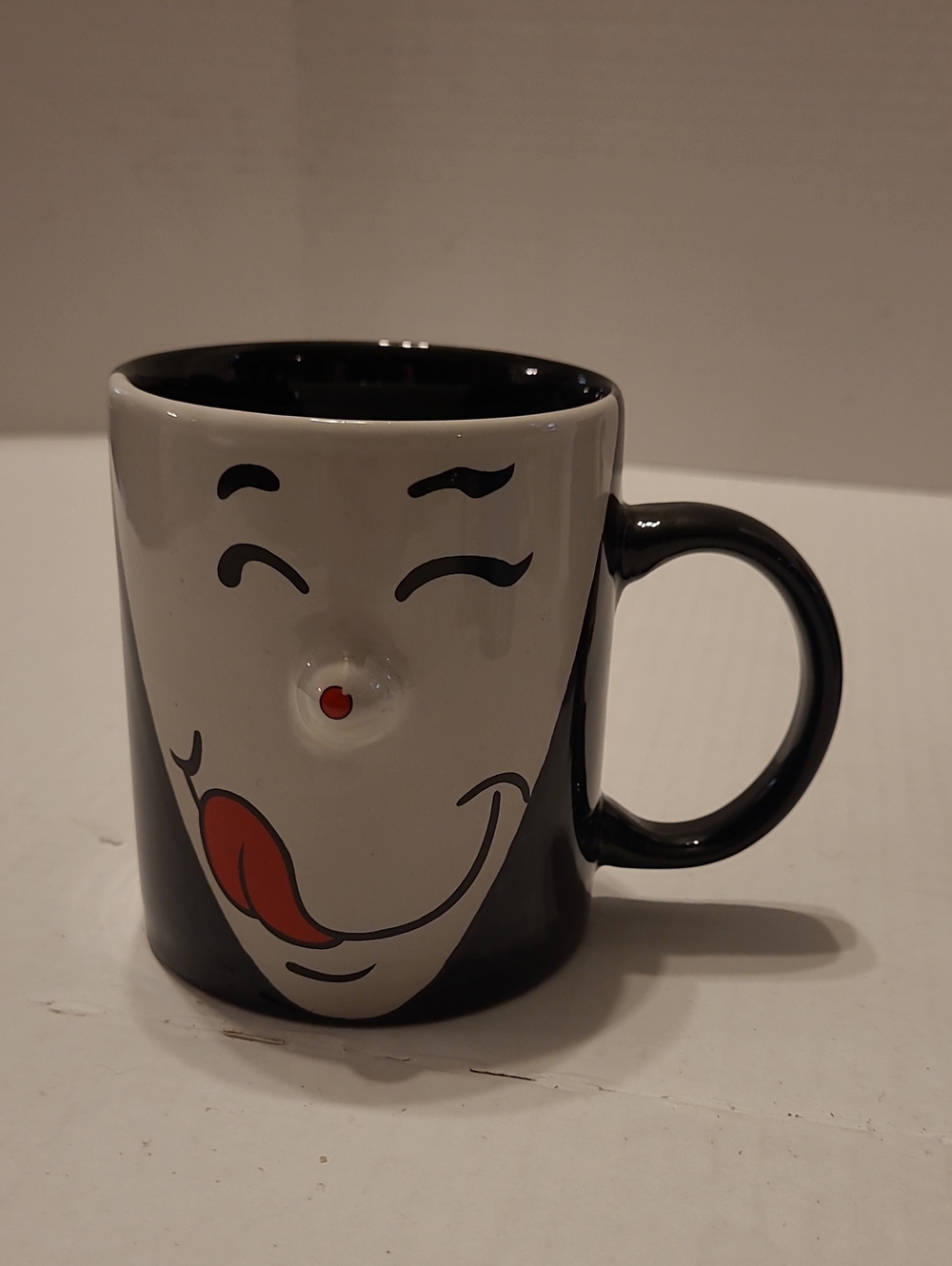 VINTAGE Ceramic whimsical, anthropomorphic fac Smiley Face Mug  Black and White